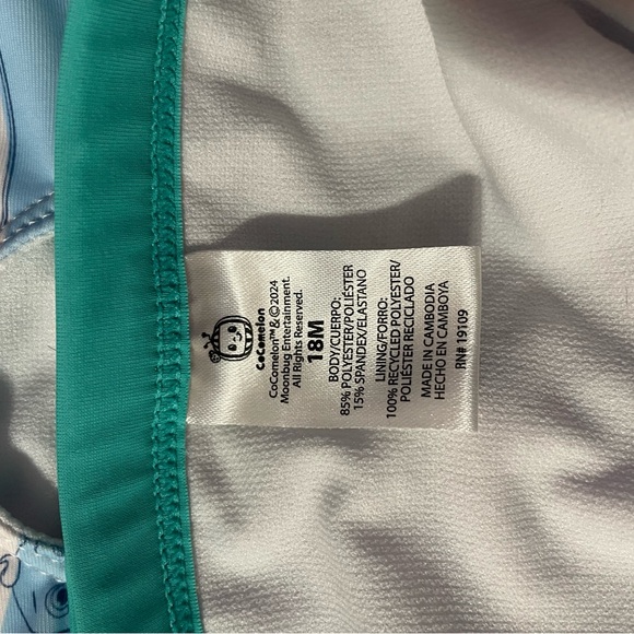 CoComelon 2-piece Kids Swim Set with -18M -NWT - Picture 5 of 10